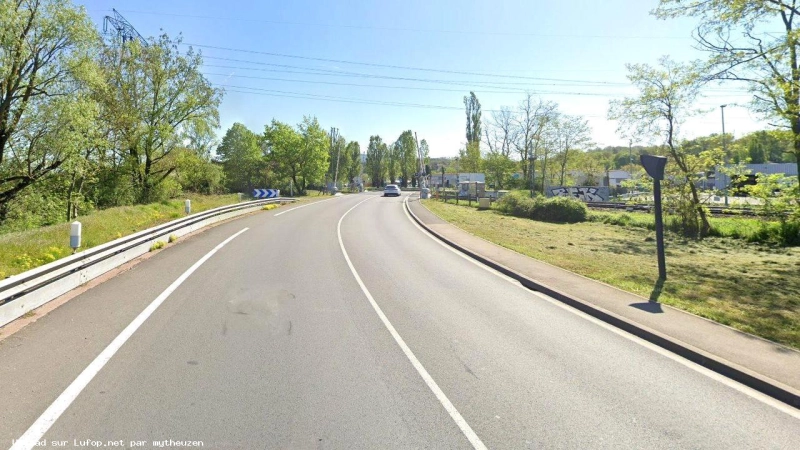 FRANCE photo du radar Civrieux-d’Azergues D385 69 - Rhône FRANCE photo du radar Civrieux-d’Azergues D385 69 - Rhône