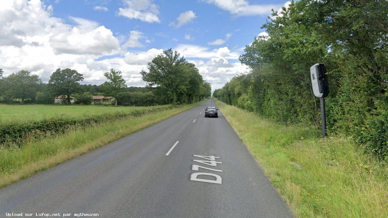 FRANCE photo du radar La Chapelle-Saint-Etienne D744 79 - Deux-Sèvres