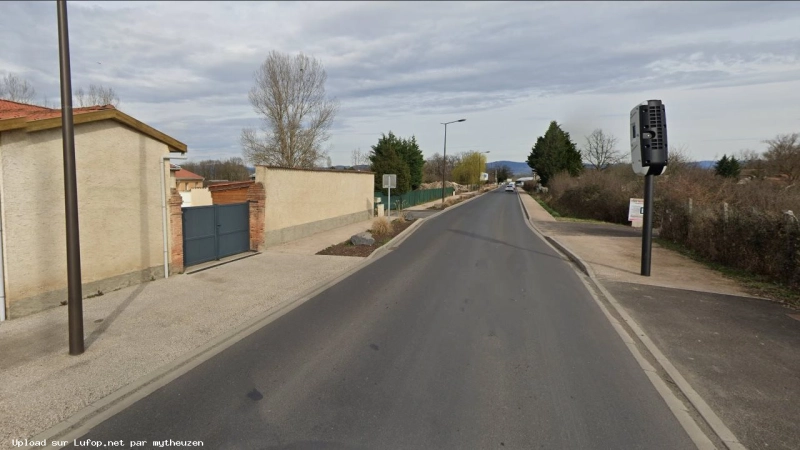 FRANCE photo du radar Saint-Jean-d´Heurs Route Elvis Presley 63 - Puy-de-Dôme FRANCE photo du radar Saint-Jean-d´Heurs Route Elvis Presley 63 - Puy-de-Dôme