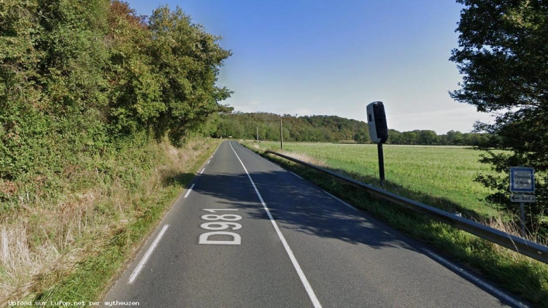 FRANCE photo du radar Lournand D981 71 - Saône-et-Loire FRANCE photo du radar Lournand D981 71 - Saône-et-Loire