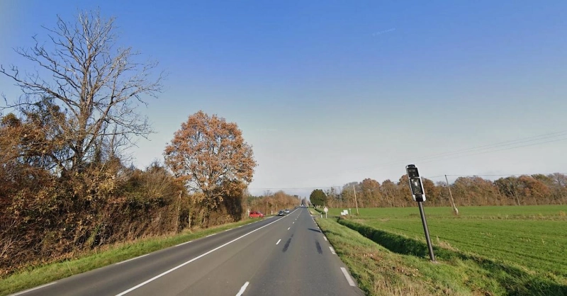 FRANCE photo du radar Rives-du-Loir-en-Anjou D323 49 - Maine-et-Loire FRANCE photo du radar Rives-du-Loir-en-Anjou D323 49 - Maine-et-Loire