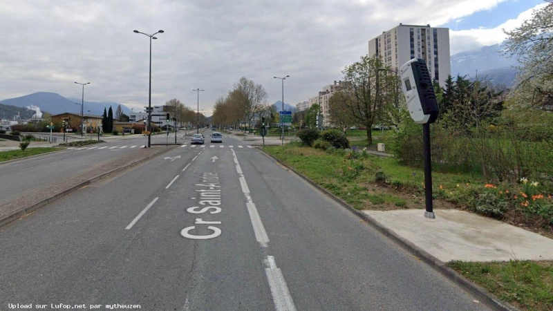 FRANCE photo du radar Le Pont-de-Claix D1075 38 - Isère FRANCE photo du radar Le Pont-de-Claix D1075 38 - Isère