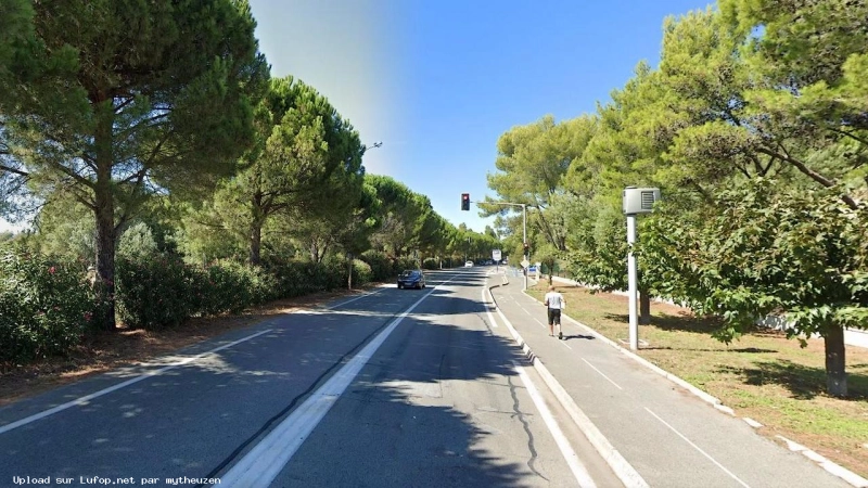 FRANCE photo du radar Fréjus Avenue du 8 Mai 1945 83 - Var
