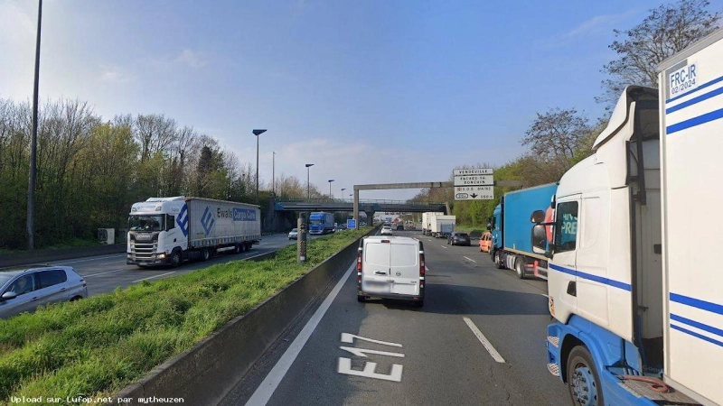 FRANCE photo du radar Lesquin A1 59 - Nord