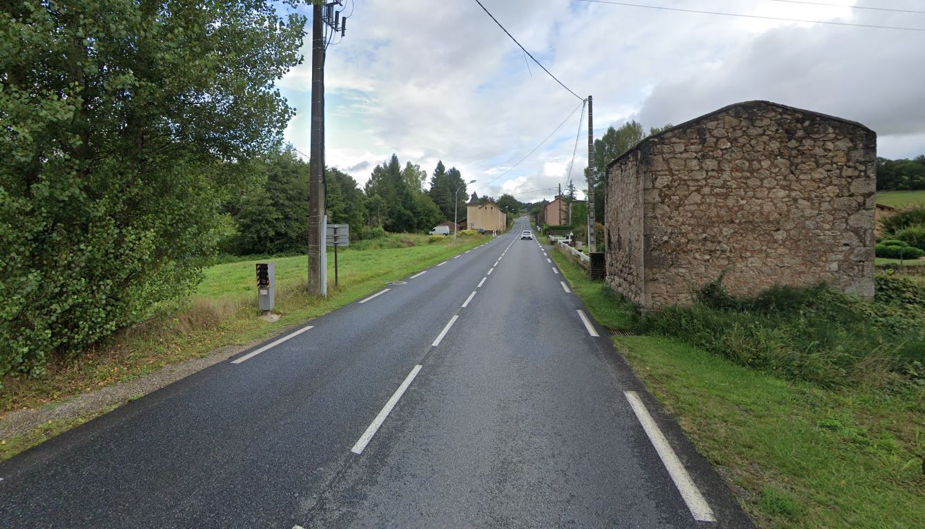 FRANCE photo du radar Firmi D840 -  Ave du 10 Août 1944 12 - Aveyron