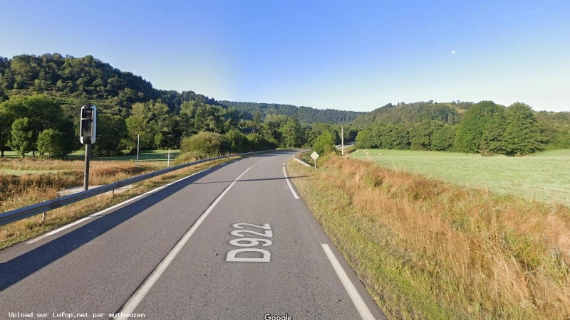 FRANCE photo du radar Saint-Sauves-d'Auvergne D922 63 - Puy-de-Dôme