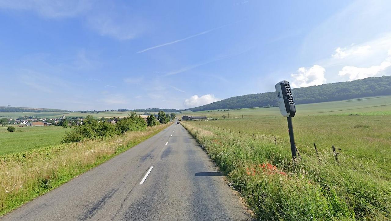 FRANCE photo du radar Cheveuges D977 08 - Ardennes