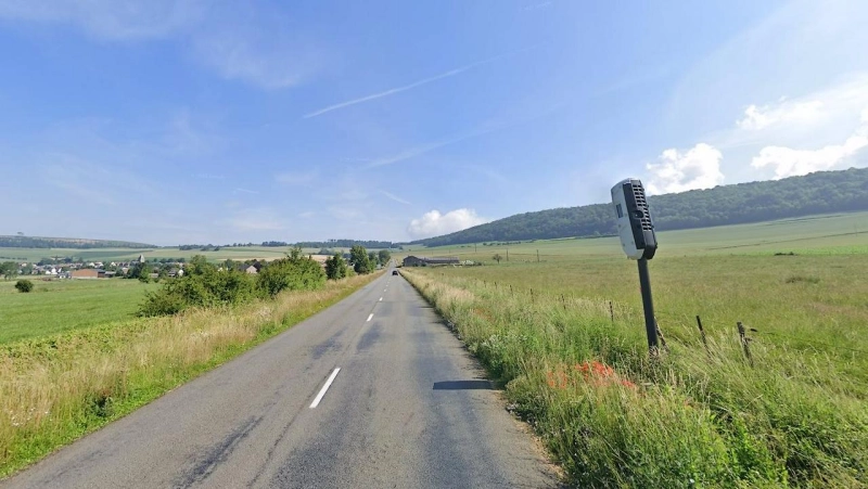 FRANCE photo du radar Cheveuges D977 08 - Ardennes
