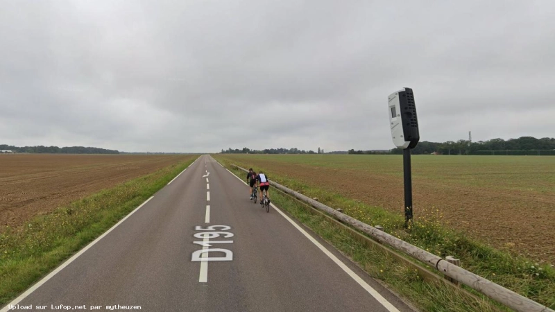 FRANCE photo du radar Magny-les-Hameaux D195 78 - Yvelines FRANCE photo du radar Magny-les-Hameaux D195 78 - Yvelines